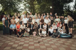 zdjęcie grupowe dużej rodziny