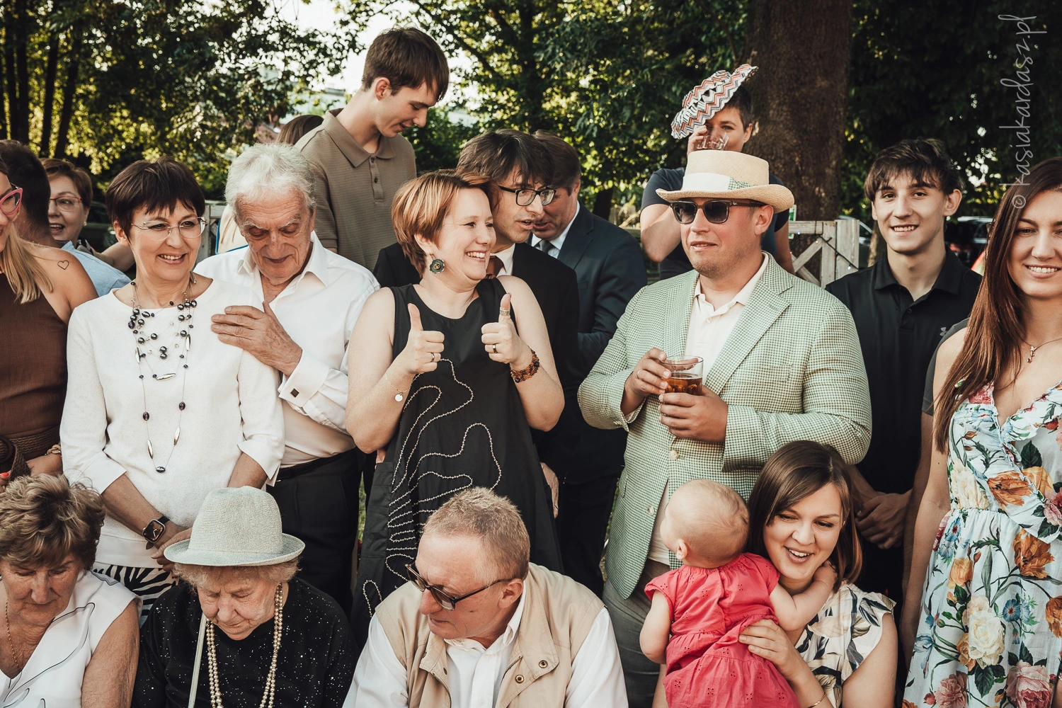 zdjęcie grupowe dużej rodziny