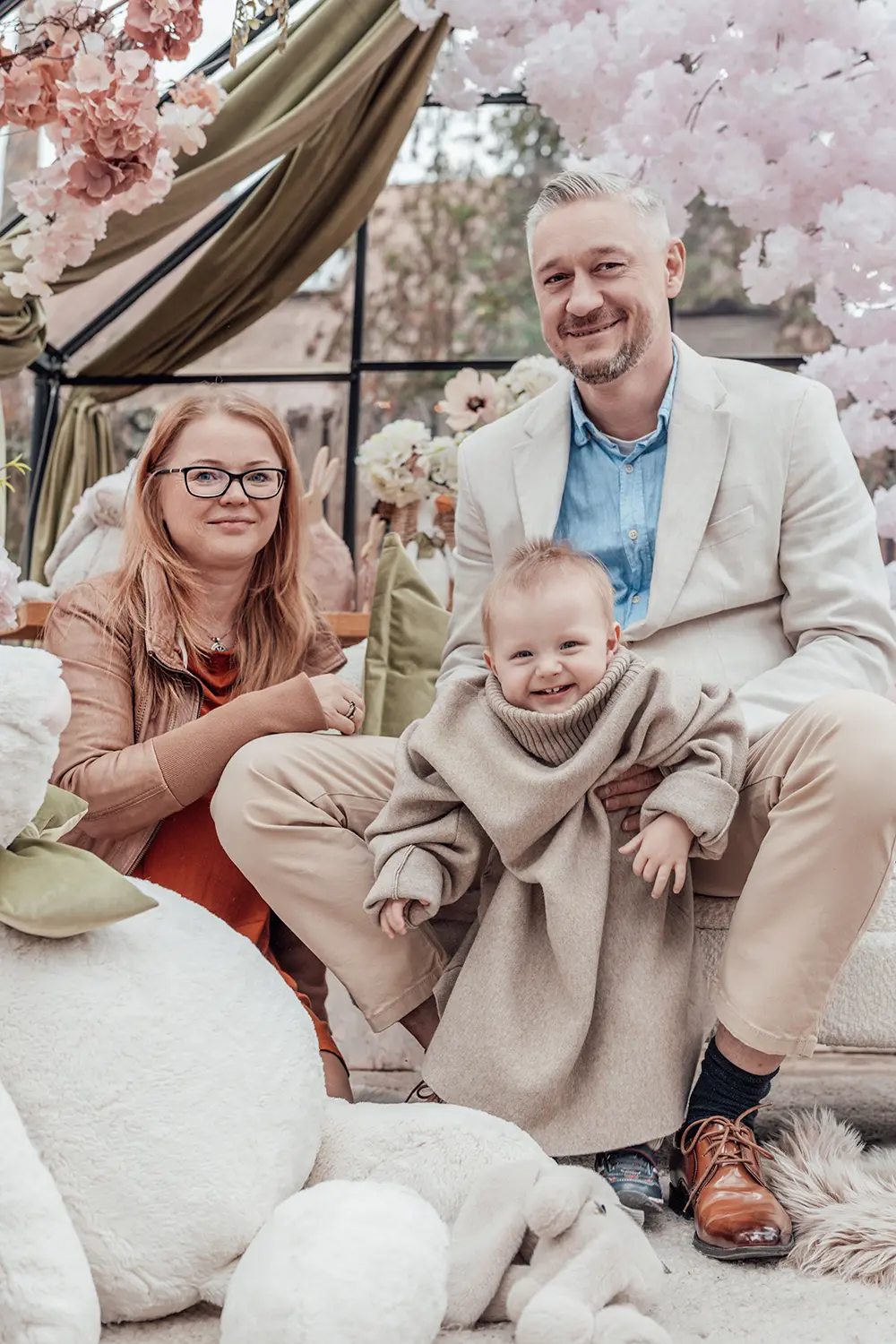 Minisesja boho rodzina w szklarni kolory ziemi